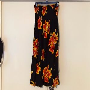 Hawaiian strapless dress with elastic rouching